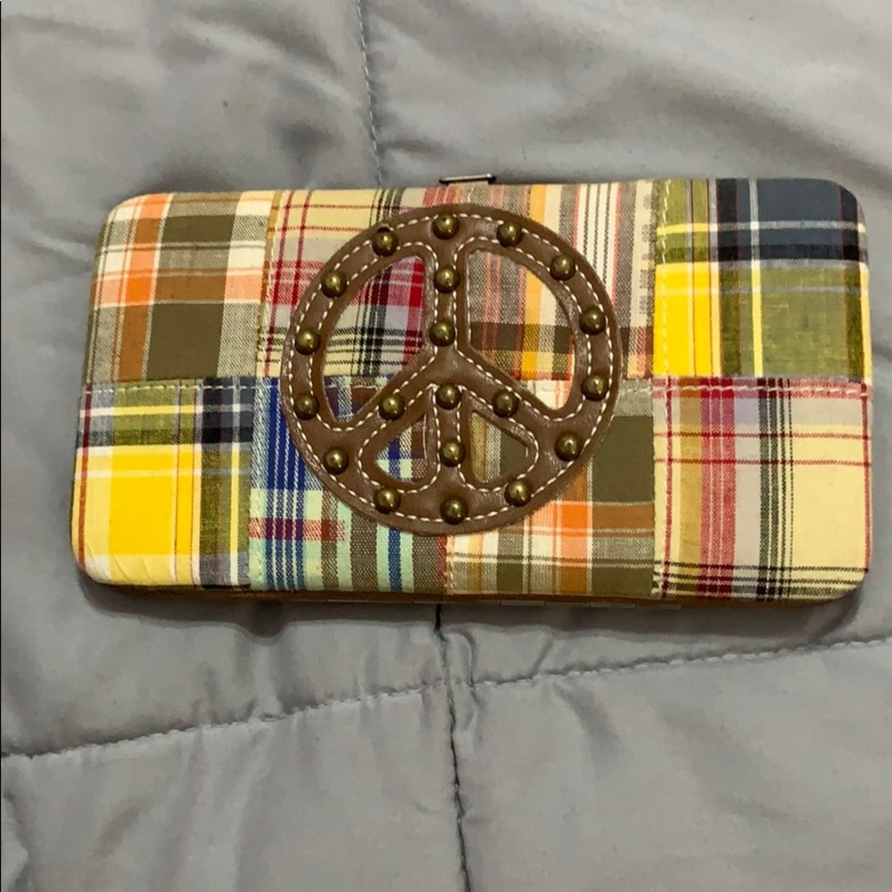 Claire’s wallet